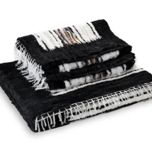 Black and White Sheepskin Rug – Natural Wool Elegance